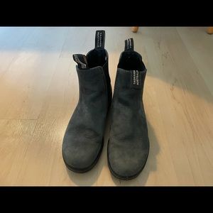 Blundstones - W US 8.5